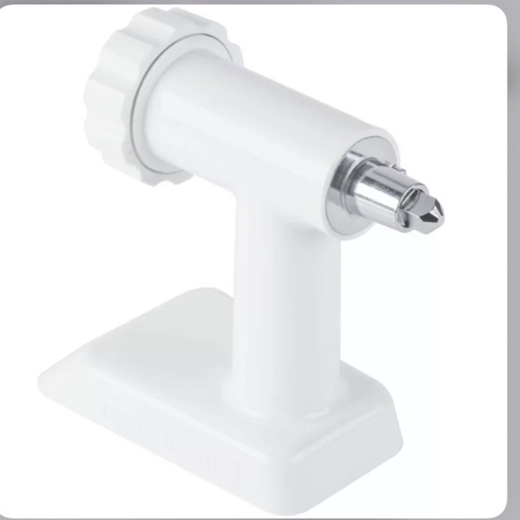 NWT KitchenAid® Food Grinder Attachment - Picture 12 of 16